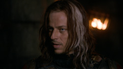 extant_GameOfThrones_2x05-TheGhostOfHarrenhal_2456