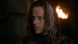 extant_GameOfThrones_2x05-TheGhostOfHarrenhal_2457