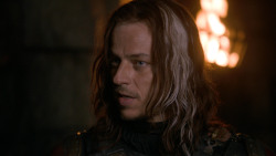 extant_GameOfThrones_2x05-TheGhostOfHarrenhal_2458