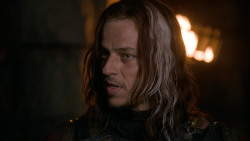 extant_GameOfThrones_2x05-TheGhostOfHarrenhal_2459