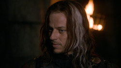 extant_GameOfThrones_2x05-TheGhostOfHarrenhal_2462