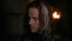extant_GameOfThrones_2x05-TheGhostOfHarrenhal_2470