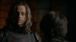 extant_GameOfThrones_2x05-TheGhostOfHarrenhal_2480
