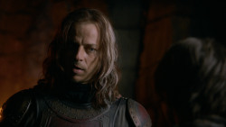 extant_GameOfThrones_2x05-TheGhostOfHarrenhal_2485