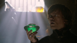 extant_GameOfThrones_2x05-TheGhostOfHarrenhal_2906