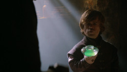 extant_GameOfThrones_2x05-TheGhostOfHarrenhal_2916
