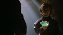 extant_GameOfThrones_2x05-TheGhostOfHarrenhal_2918