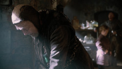 extant_GameOfThrones_2x05-TheGhostOfHarrenhal_2972
