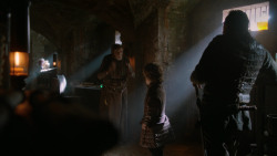 extant_GameOfThrones_2x05-TheGhostOfHarrenhal_3003