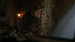 extant_GameOfThrones_2x05-TheGhostOfHarrenhal_3007
