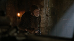 extant_GameOfThrones_2x05-TheGhostOfHarrenhal_3008