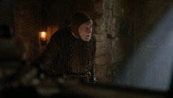 extant_GameOfThrones_2x05-TheGhostOfHarrenhal_3009