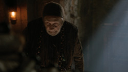 extant_GameOfThrones_2x05-TheGhostOfHarrenhal_3025