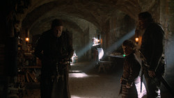 extant_GameOfThrones_2x05-TheGhostOfHarrenhal_3033