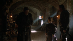 extant_GameOfThrones_2x05-TheGhostOfHarrenhal_3034