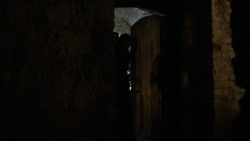 extant_GameOfThrones_2x05-TheGhostOfHarrenhal_3053