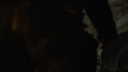 extant_GameOfThrones_2x05-TheGhostOfHarrenhal_3058