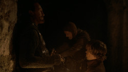extant_GameOfThrones_2x05-TheGhostOfHarrenhal_3101