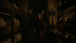 extant_GameOfThrones_2x05-TheGhostOfHarrenhal_3140