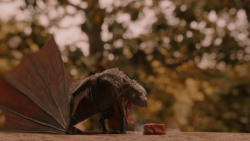 extant_GameOfThrones_2x05-TheGhostOfHarrenhal_3263