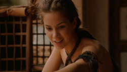 extant_GameOfThrones_2x05-TheGhostOfHarrenhal_3288