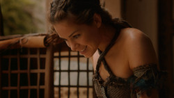 extant_GameOfThrones_2x05-TheGhostOfHarrenhal_3293