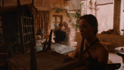 extant_GameOfThrones_2x05-TheGhostOfHarrenhal_3314