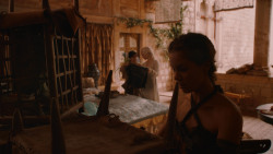 extant_GameOfThrones_2x05-TheGhostOfHarrenhal_3316