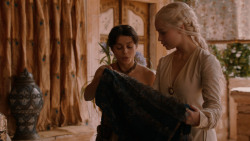 extant_GameOfThrones_2x05-TheGhostOfHarrenhal_3317