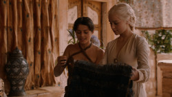 extant_GameOfThrones_2x05-TheGhostOfHarrenhal_3319