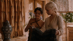 extant_GameOfThrones_2x05-TheGhostOfHarrenhal_3320