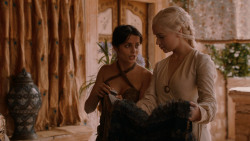 extant_GameOfThrones_2x05-TheGhostOfHarrenhal_3321