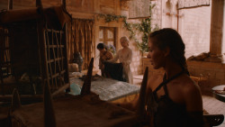 extant_GameOfThrones_2x05-TheGhostOfHarrenhal_3329