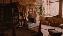 extant_GameOfThrones_2x05-TheGhostOfHarrenhal_3333
