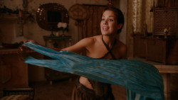 extant_GameOfThrones_2x05-TheGhostOfHarrenhal_3339