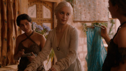 extant_GameOfThrones_2x05-TheGhostOfHarrenhal_3344