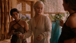 extant_GameOfThrones_2x05-TheGhostOfHarrenhal_3345