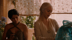 extant_GameOfThrones_2x05-TheGhostOfHarrenhal_3355