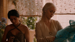 extant_GameOfThrones_2x05-TheGhostOfHarrenhal_3357