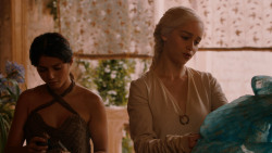 extant_GameOfThrones_2x05-TheGhostOfHarrenhal_3359