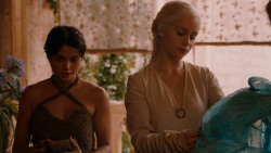 extant_GameOfThrones_2x05-TheGhostOfHarrenhal_3363