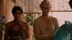extant_GameOfThrones_2x05-TheGhostOfHarrenhal_3364