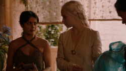 extant_GameOfThrones_2x05-TheGhostOfHarrenhal_3367