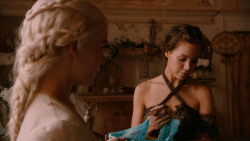 extant_GameOfThrones_2x05-TheGhostOfHarrenhal_3372