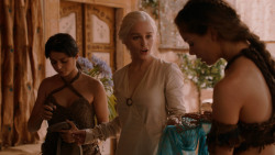 extant_GameOfThrones_2x05-TheGhostOfHarrenhal_3374