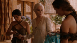 extant_GameOfThrones_2x05-TheGhostOfHarrenhal_3375
