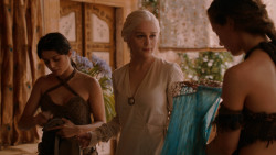 extant_GameOfThrones_2x05-TheGhostOfHarrenhal_3379