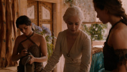 extant_GameOfThrones_2x05-TheGhostOfHarrenhal_3384