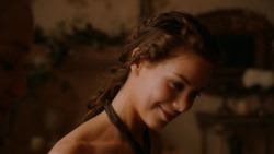 extant_GameOfThrones_2x05-TheGhostOfHarrenhal_3392