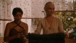 extant_GameOfThrones_2x05-TheGhostOfHarrenhal_3393